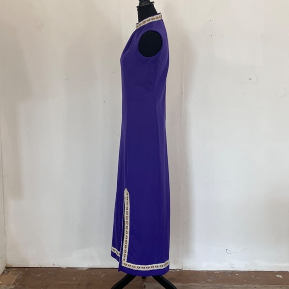 1960s Royal Purple vintage dress with gold and silver metallic threading - Picture 4 of 14